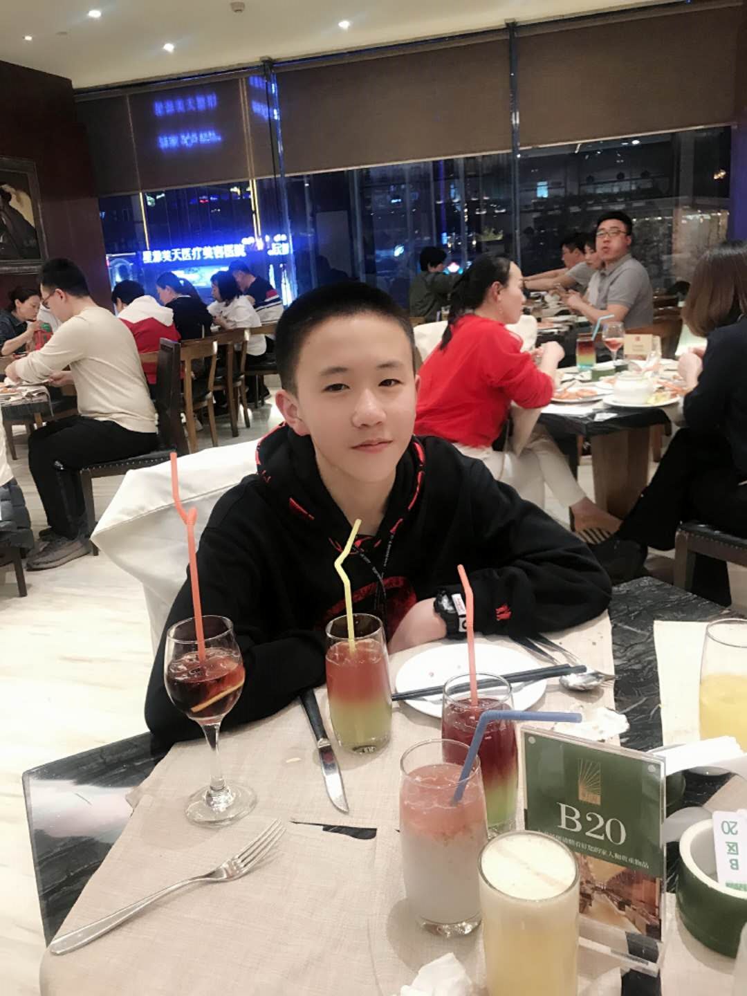 Q1710班 张骞.jpg Q1710班 张骞.jpg
